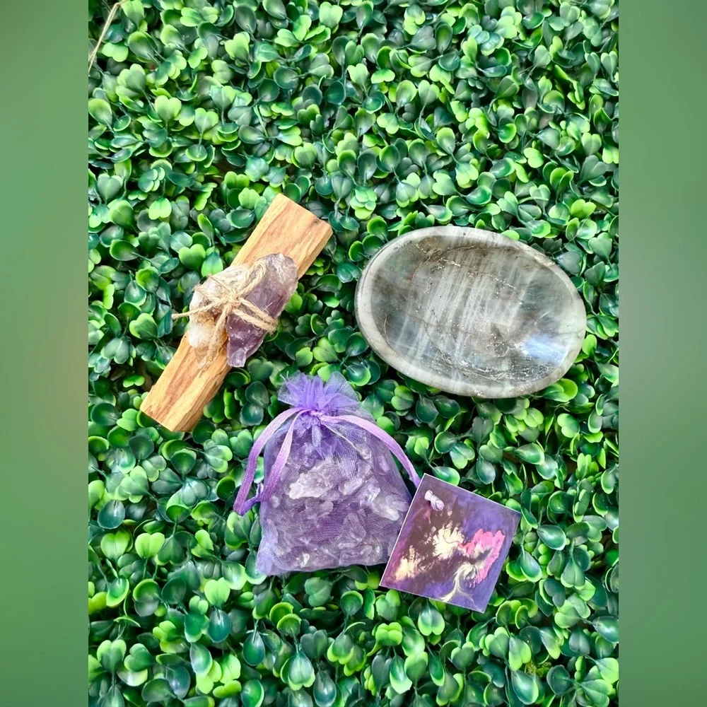 Labradorite Bowl Gift Set with Palo Santo, Amethyst & Citrine